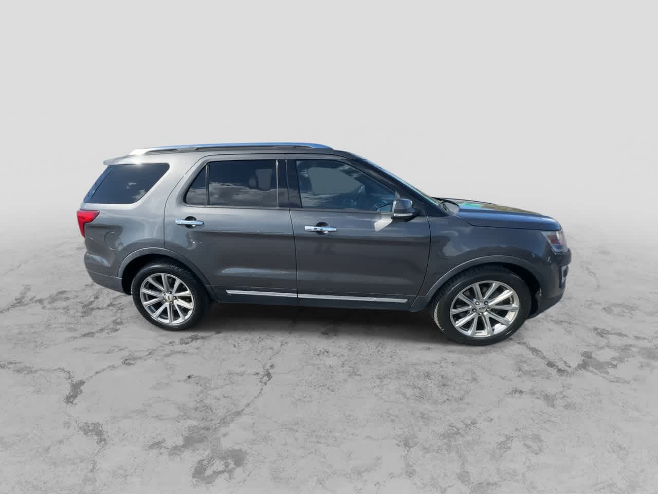 Thumbnail: 2016 Ford Explorer - 9