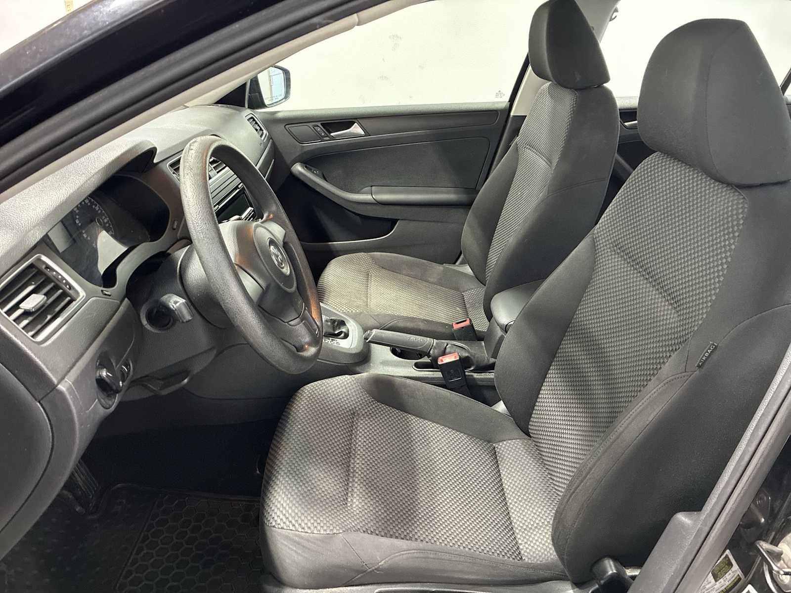 Thumbnail: 2014 Volkswagen Jetta - 13