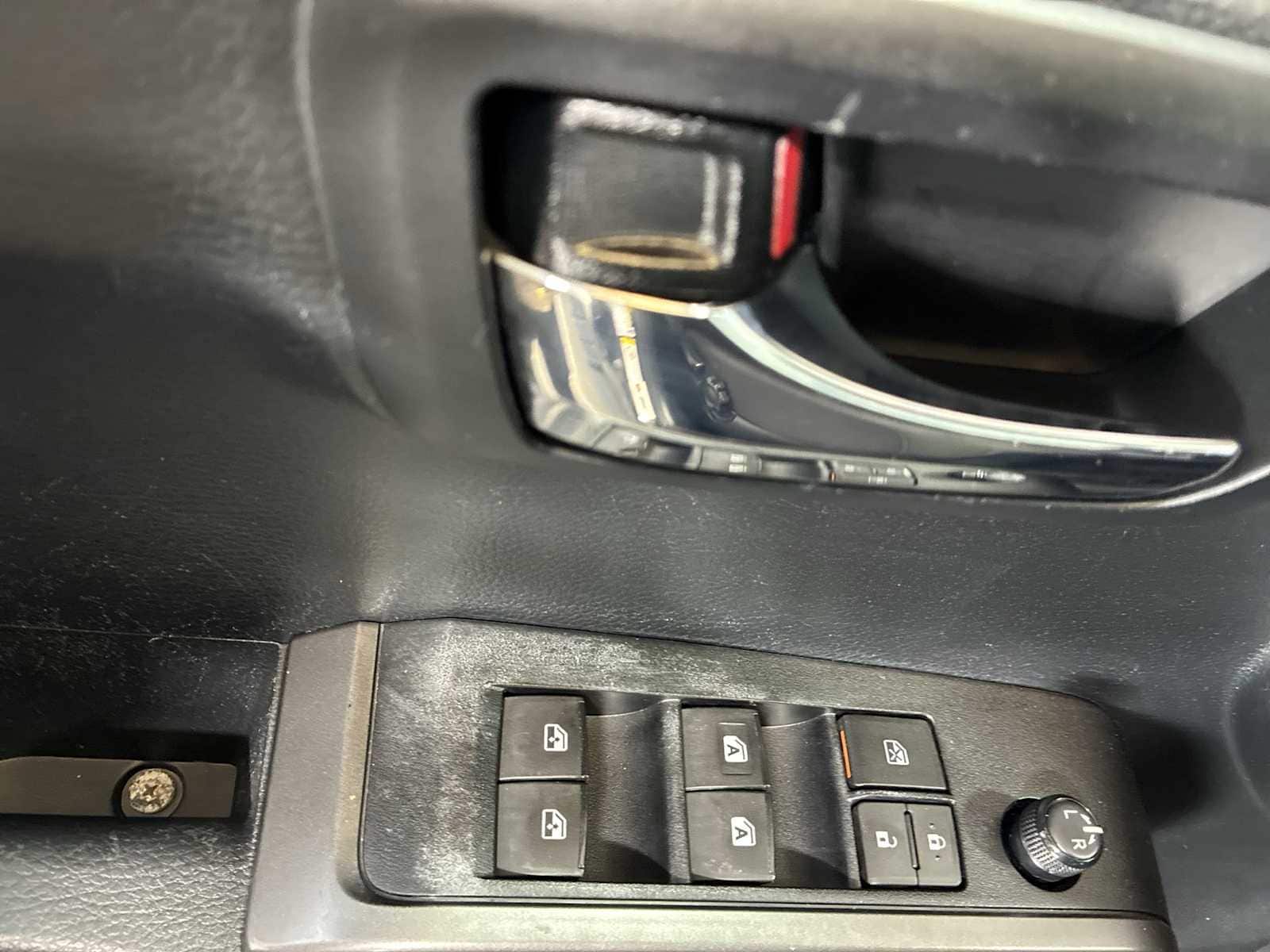 Thumbnail: 2019 Toyota Tacoma - 15