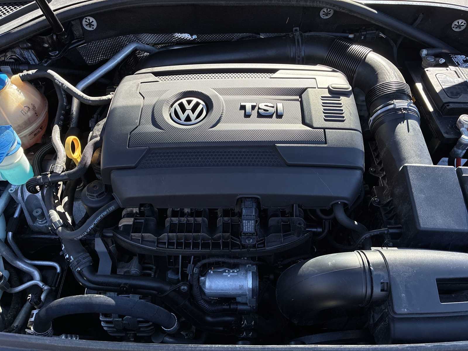 Thumbnail: 2015 Volkswagen Passat - 17