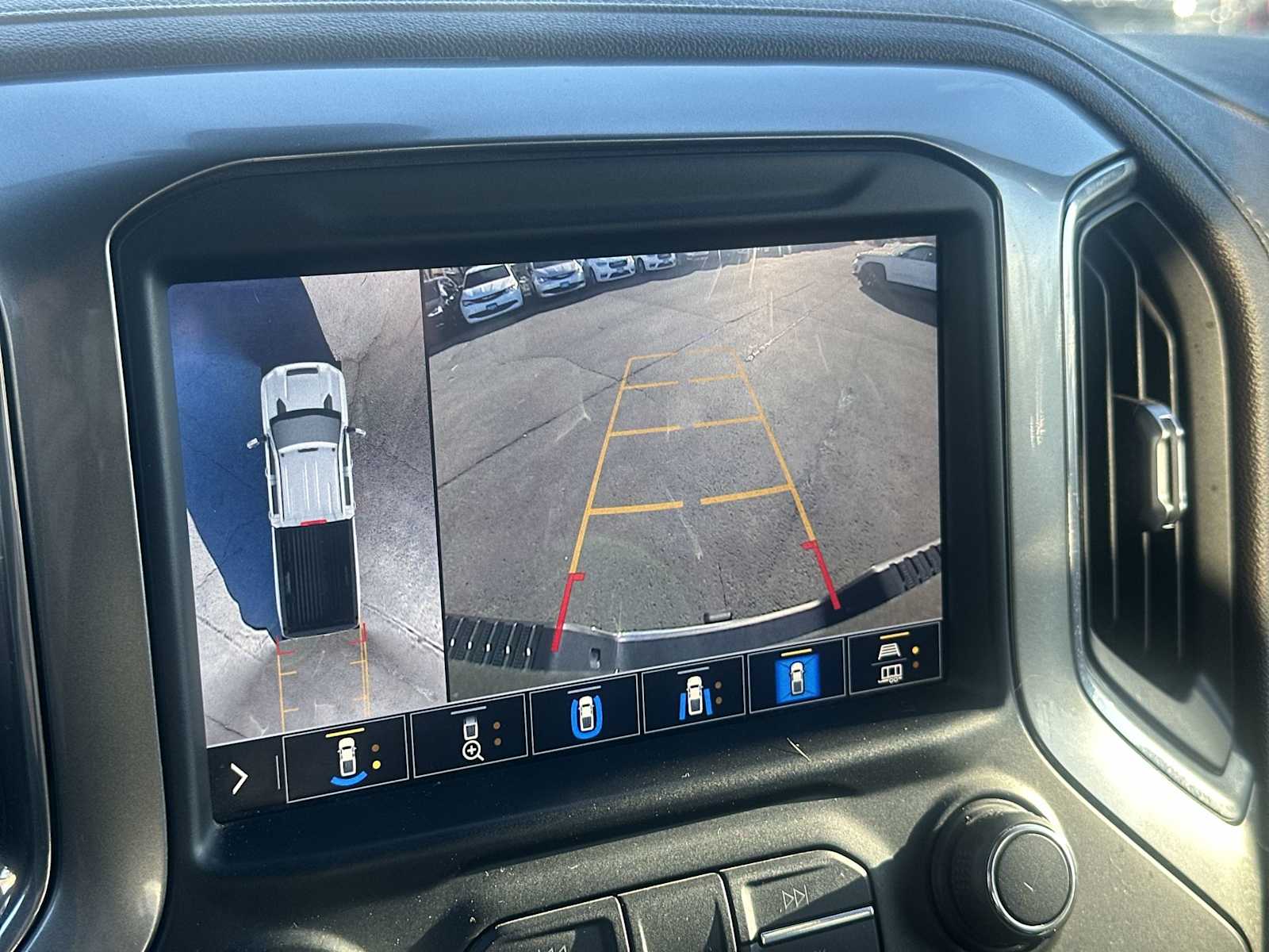 Thumbnail: 2021 Chevrolet Silverado 3500 - 22