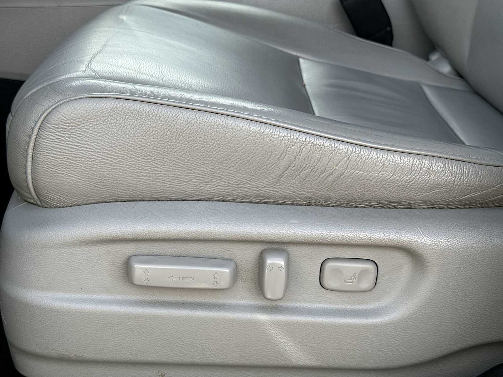 Thumbnail: 2017 Honda Pilot - 14