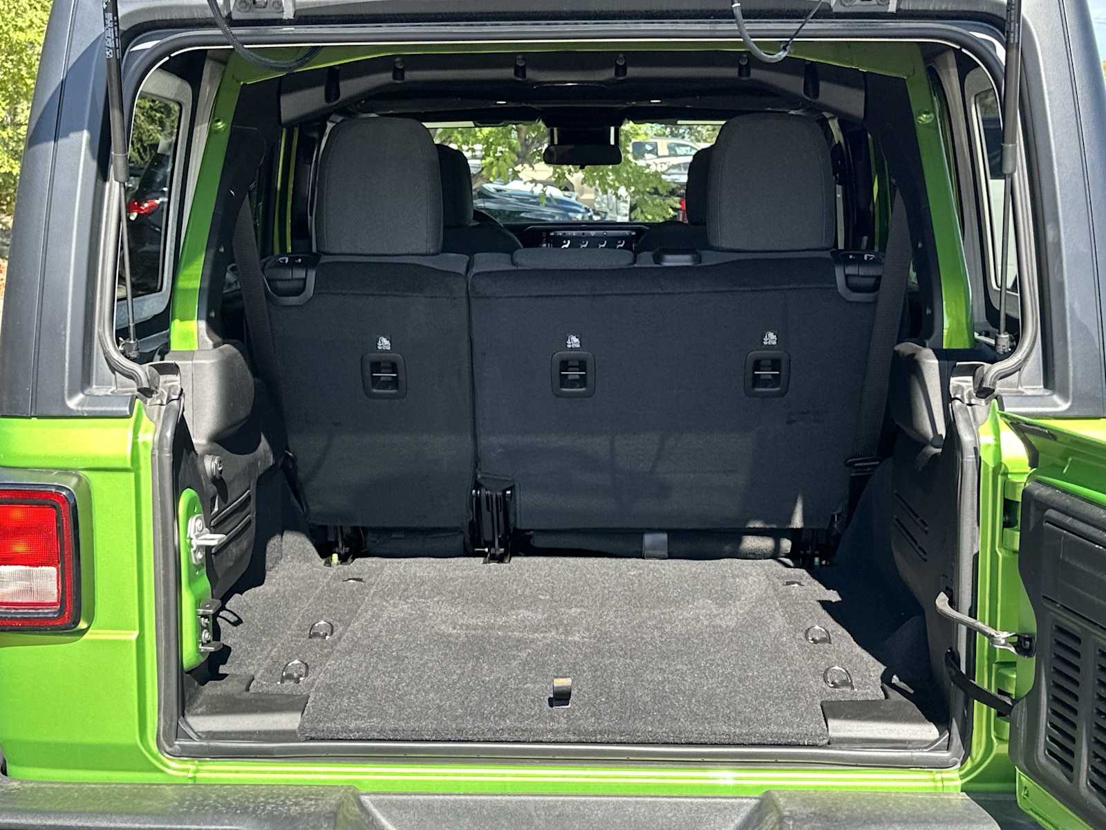 Thumbnail: 2025 Jeep Wrangler - 18