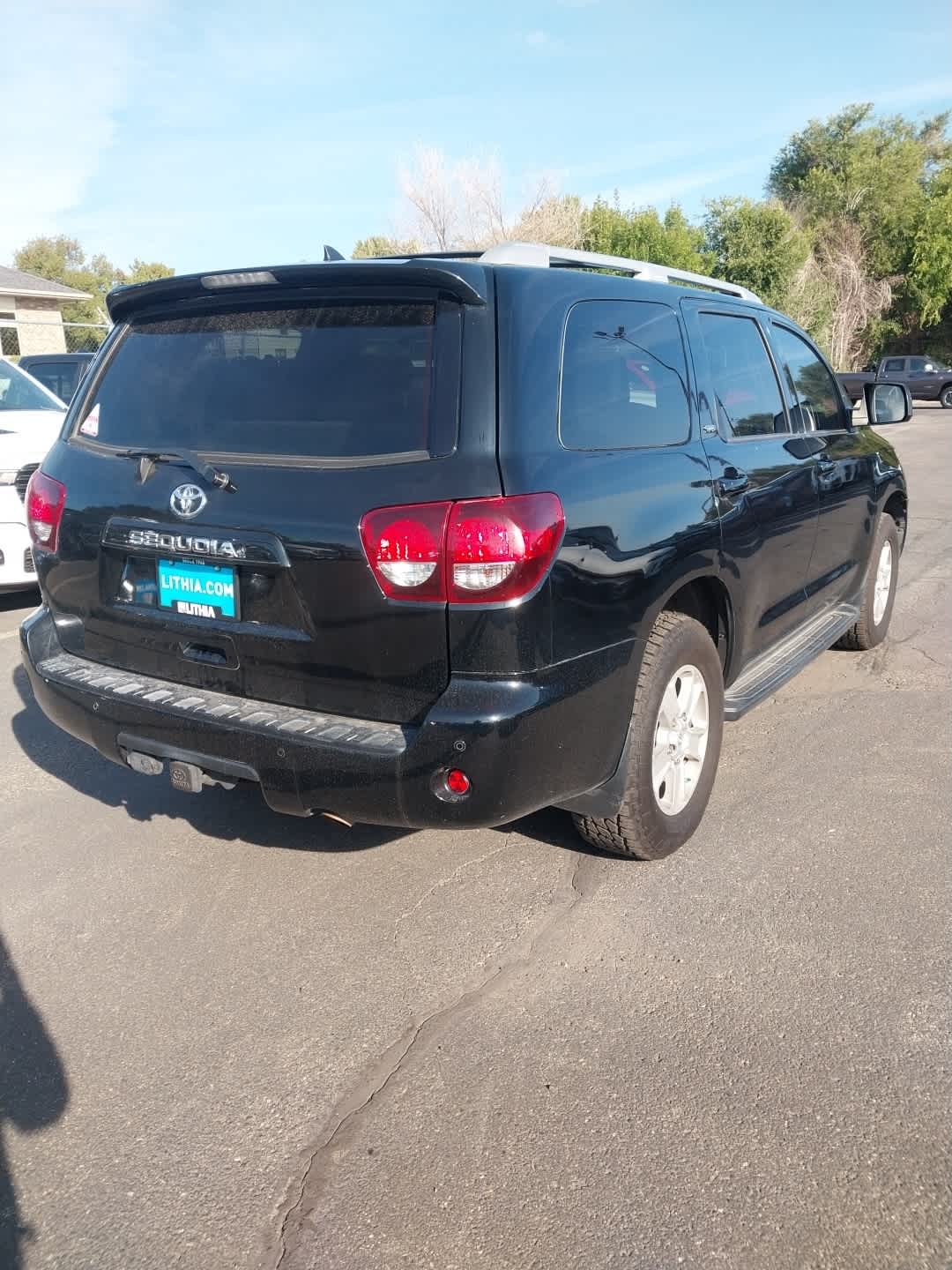 2019 Toyota Sequoia SR5 photo 3