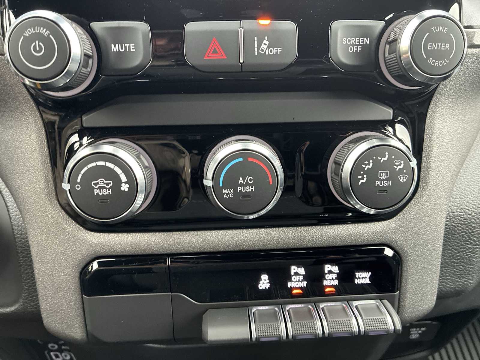 Thumbnail: 2026 RAM 1500 - 16