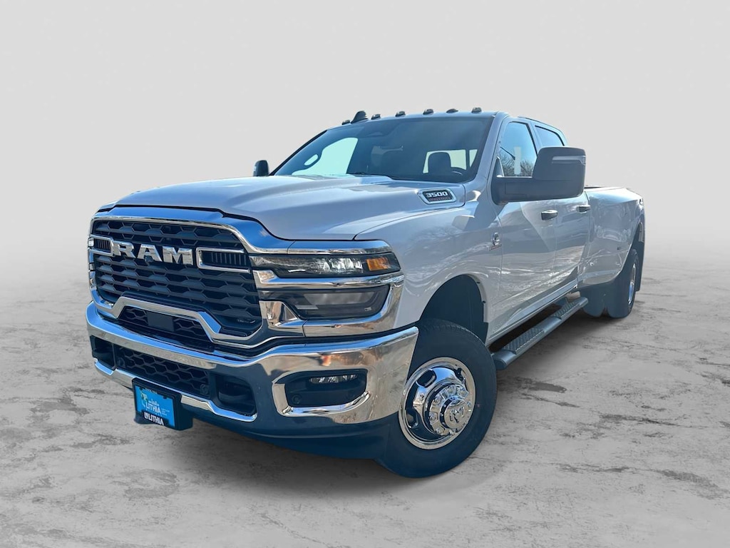 New 2026 Ram 3500 TRADESMAN CREW CAB 4X4 8' BOX Pickup