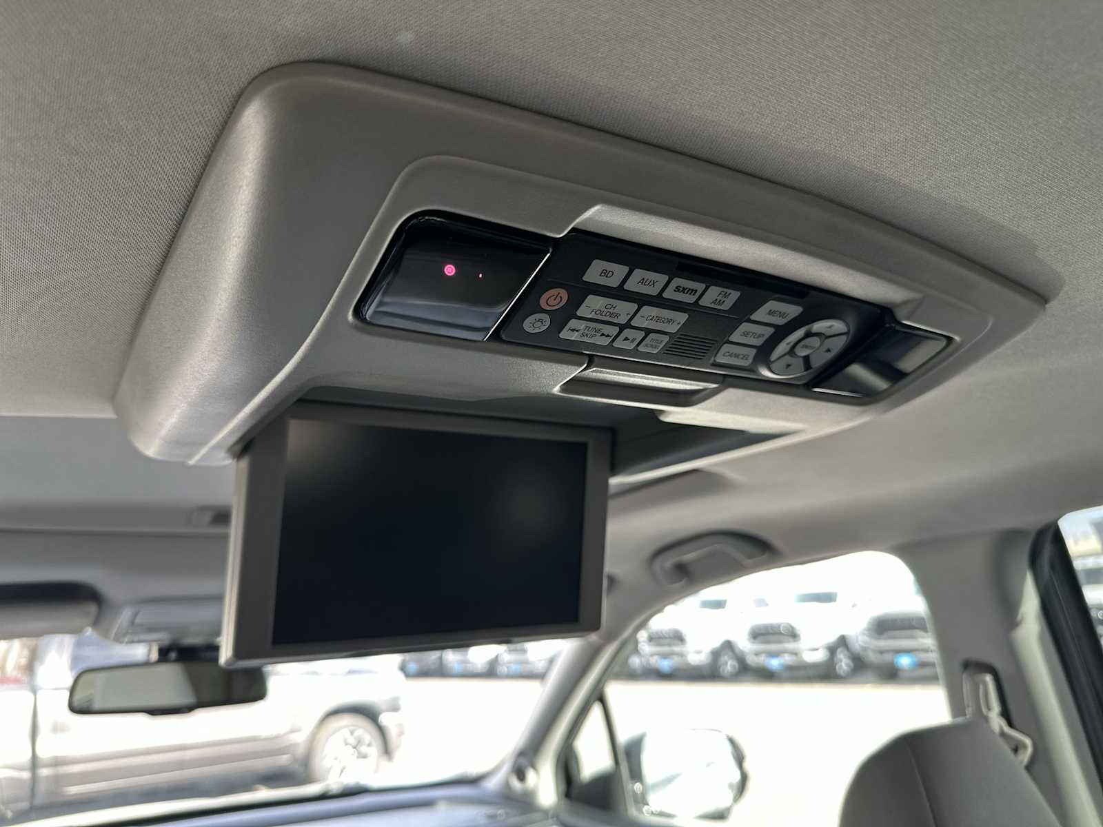 Thumbnail: 2017 Honda Pilot - 26