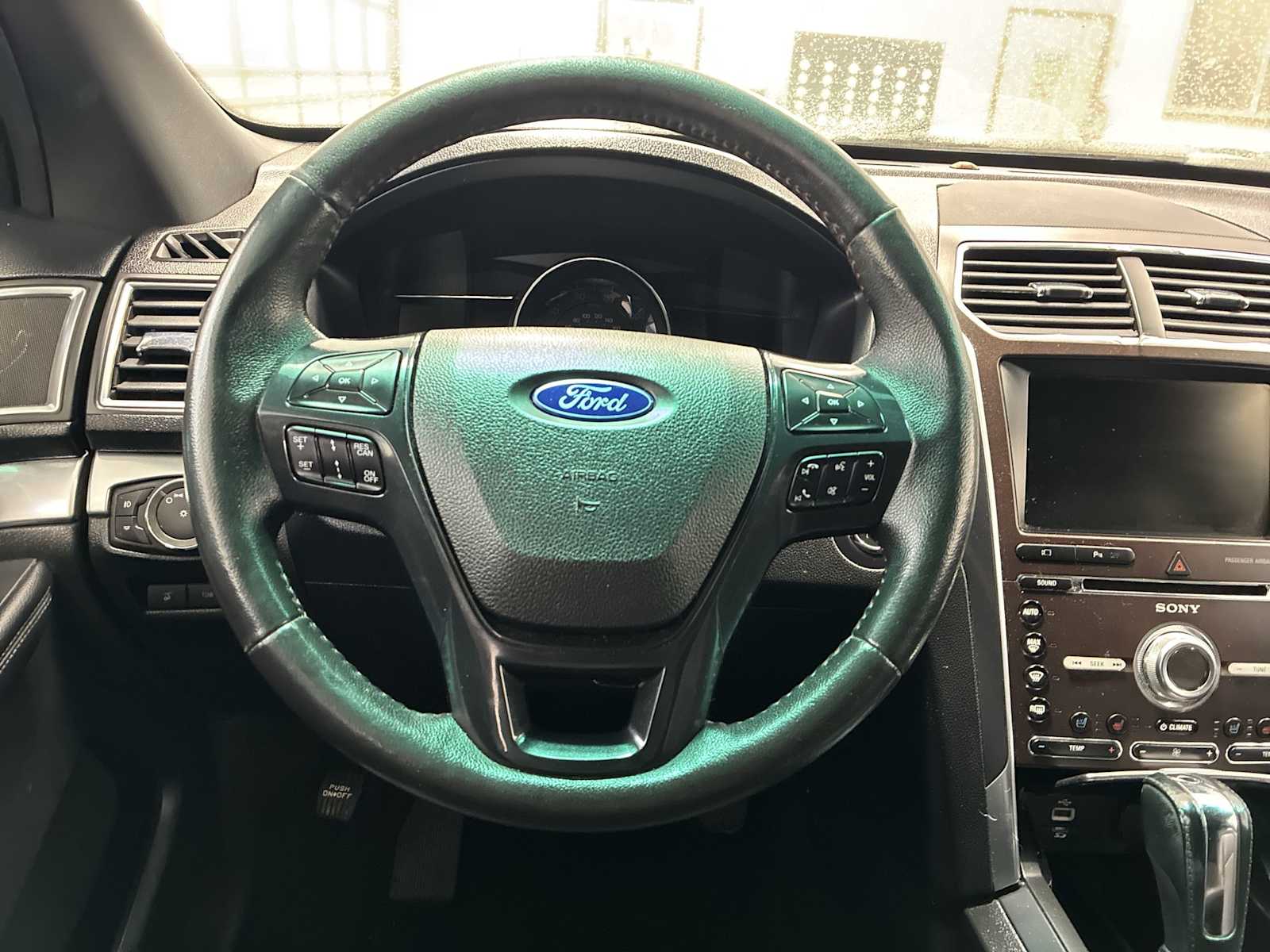 Thumbnail: 2016 Ford Explorer - 11