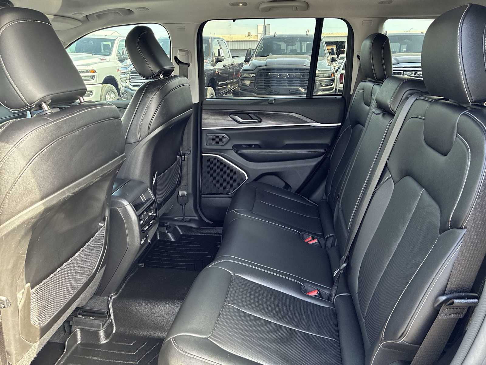 Thumbnail: 2023 Jeep Grand Cherokee - 25