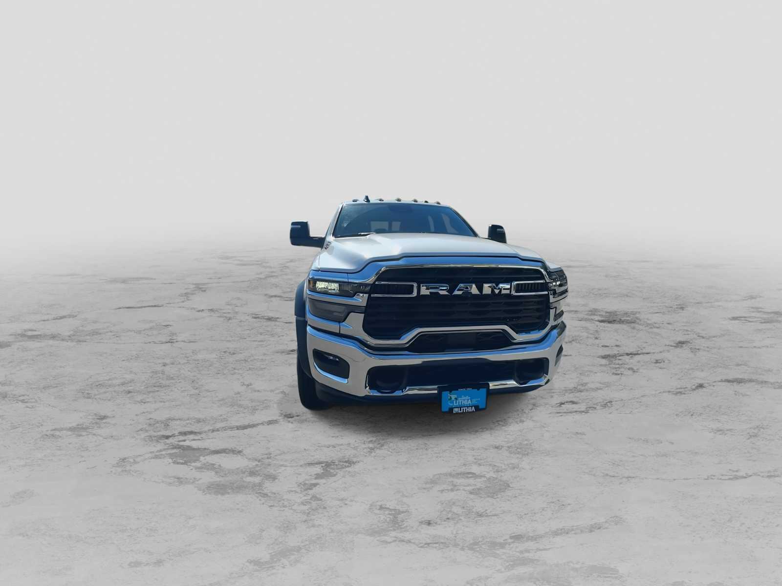 2026 Ram 5500 Tradesman photo 3