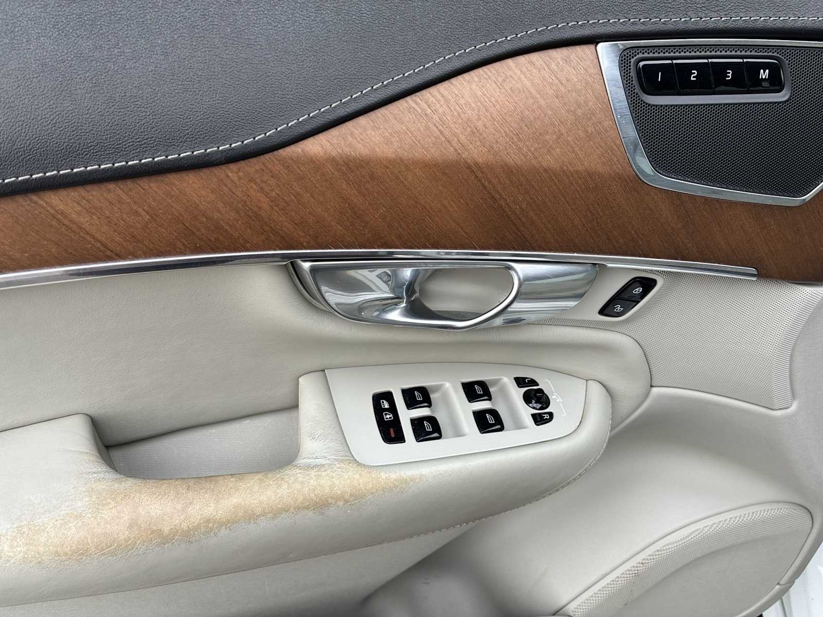 Thumbnail: 2017 Volvo XC90 - 15