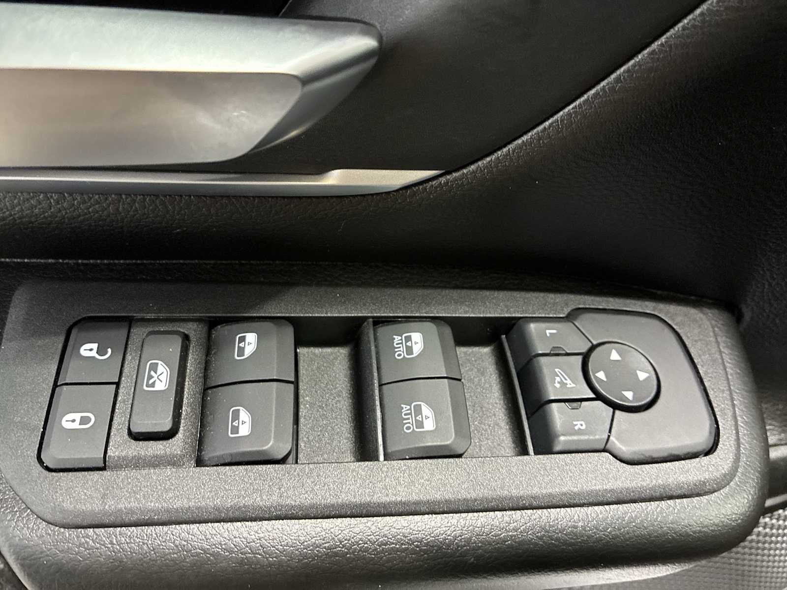 Thumbnail: 2025 RAM 1500 - 15