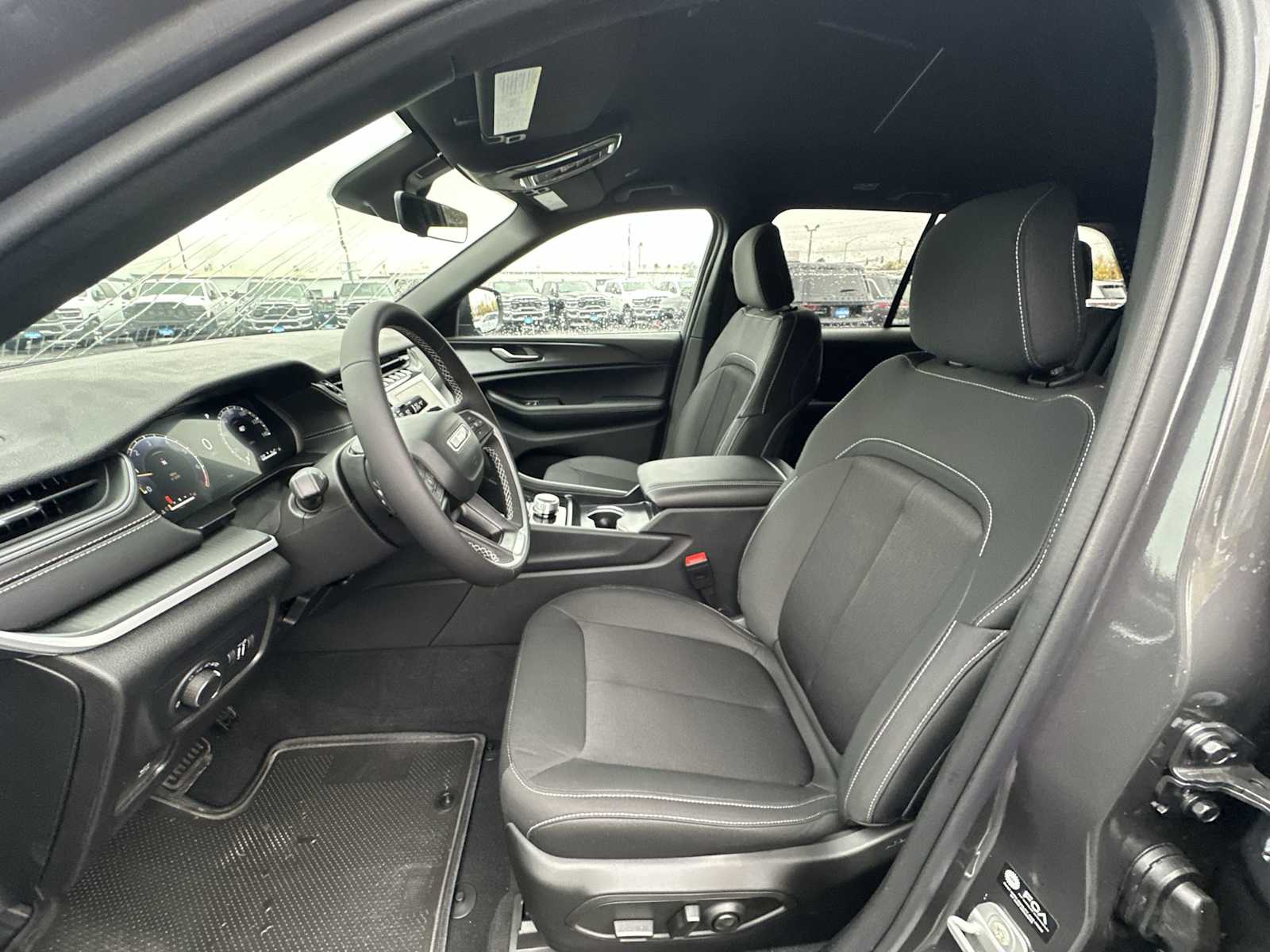 Thumbnail: 2025 Jeep Grand Cherokee - 13