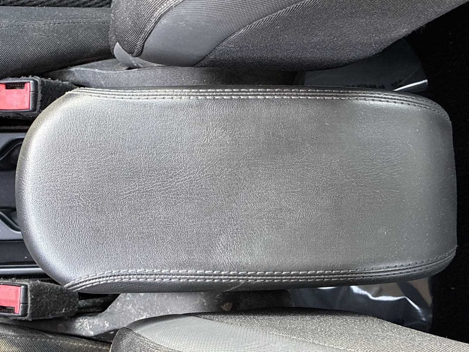 Thumbnail: 2019 Jeep Renegade - 21