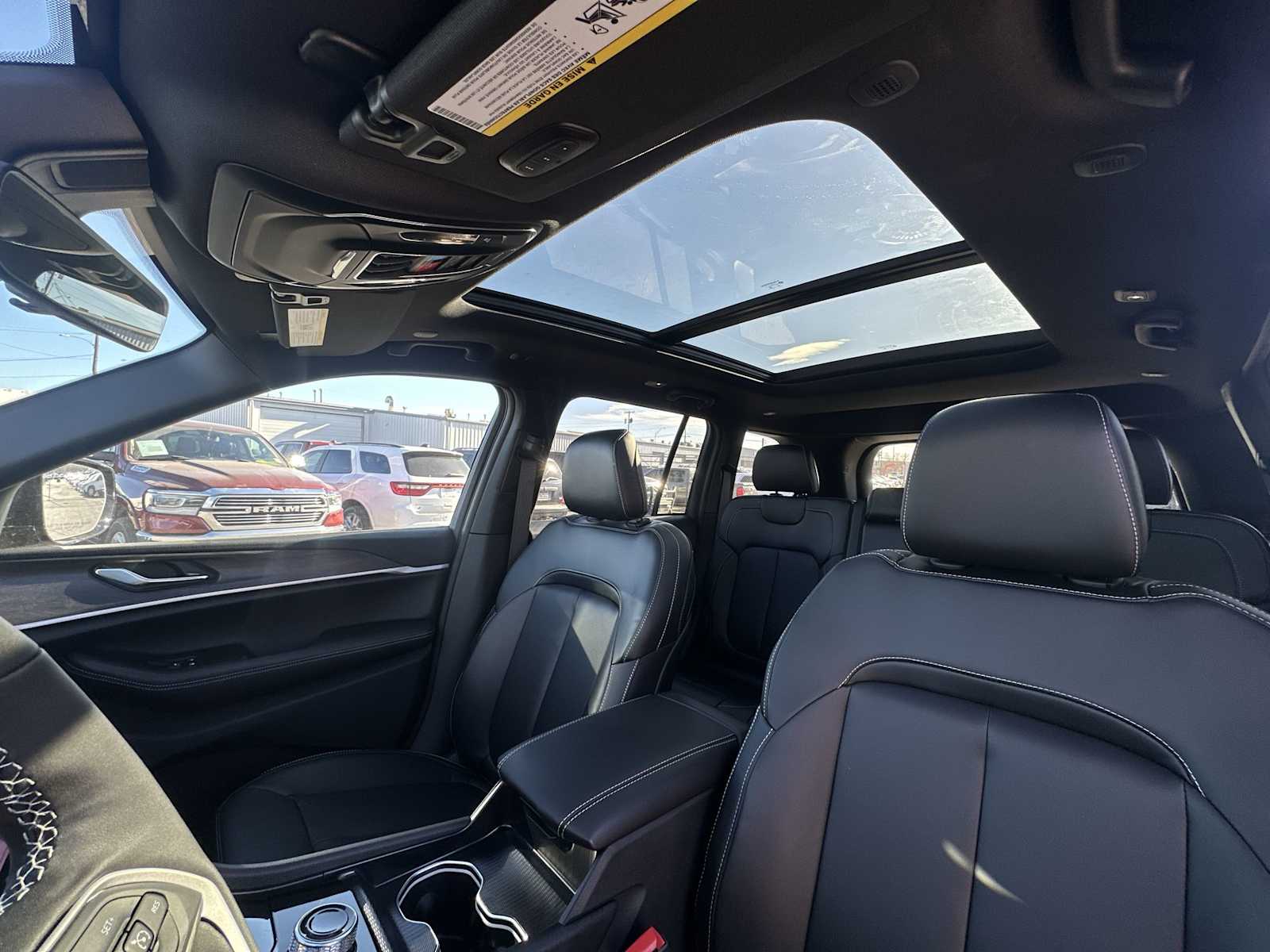 Thumbnail: 2025 Jeep Grand Cherokee - 16