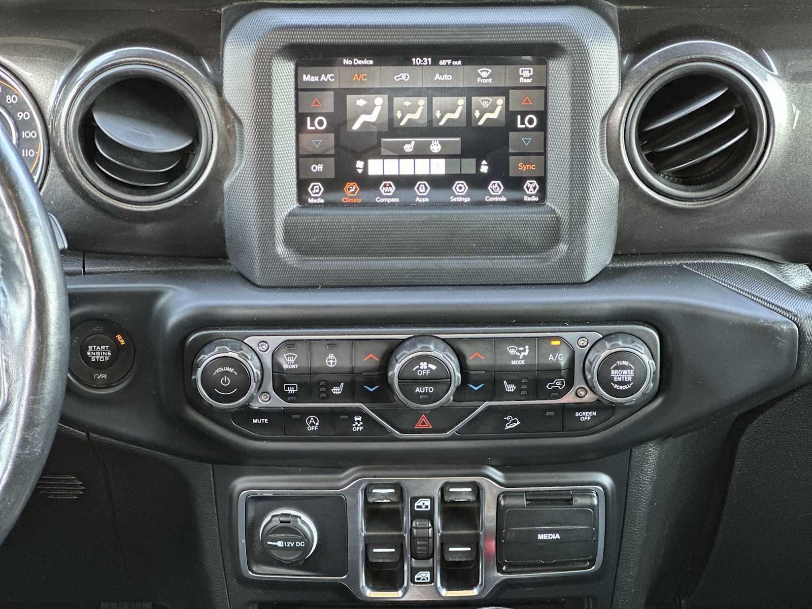 Thumbnail: 2019 Jeep Wrangler - 16