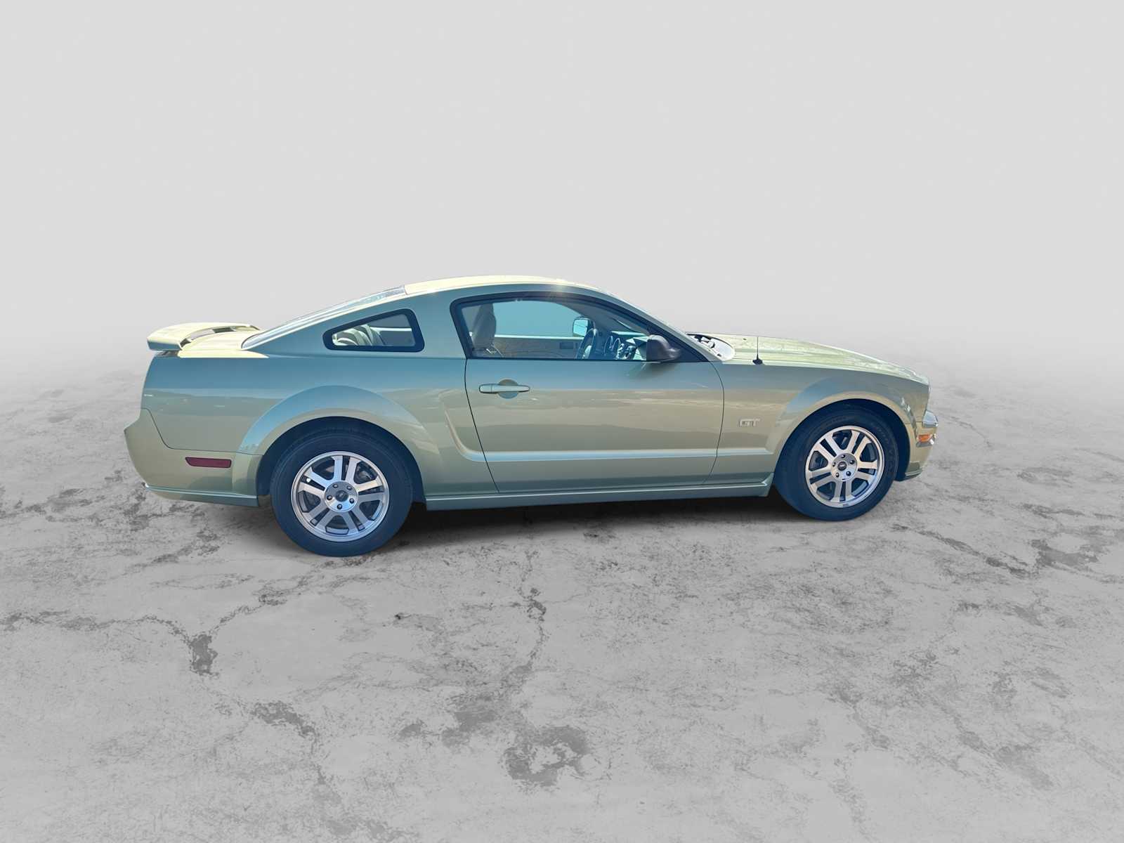 Thumbnail: 2005 Ford Mustang - 9