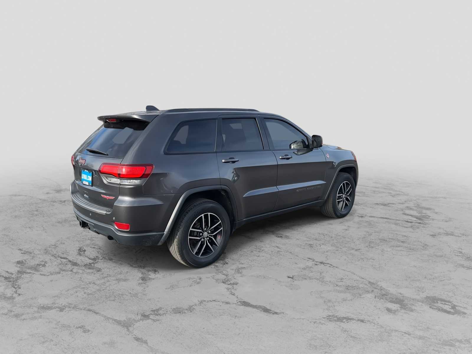 Thumbnail: 2017 Jeep Grand Cherokee - 8