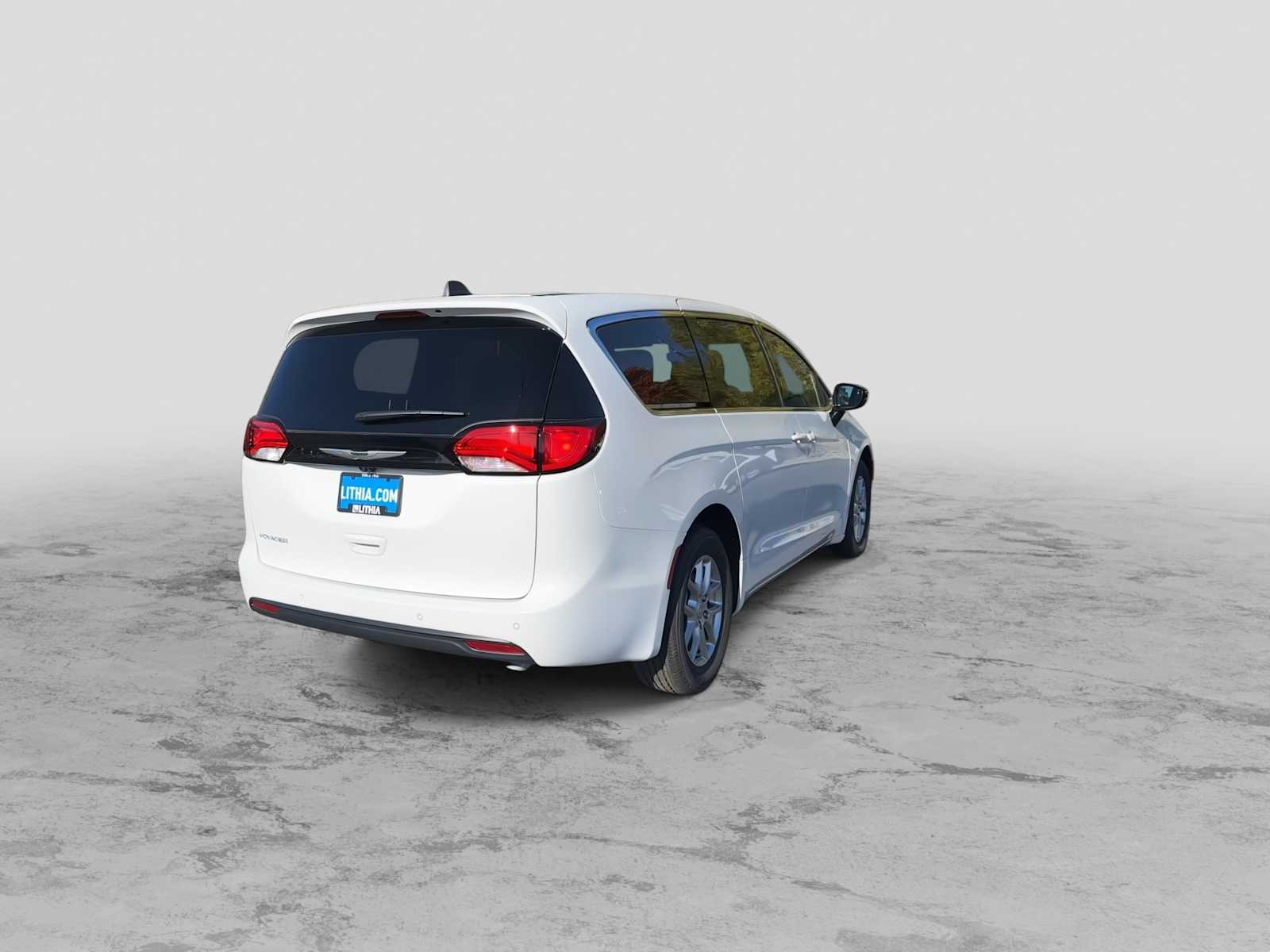 Thumbnail: 2026 Chrysler Voyager - 8