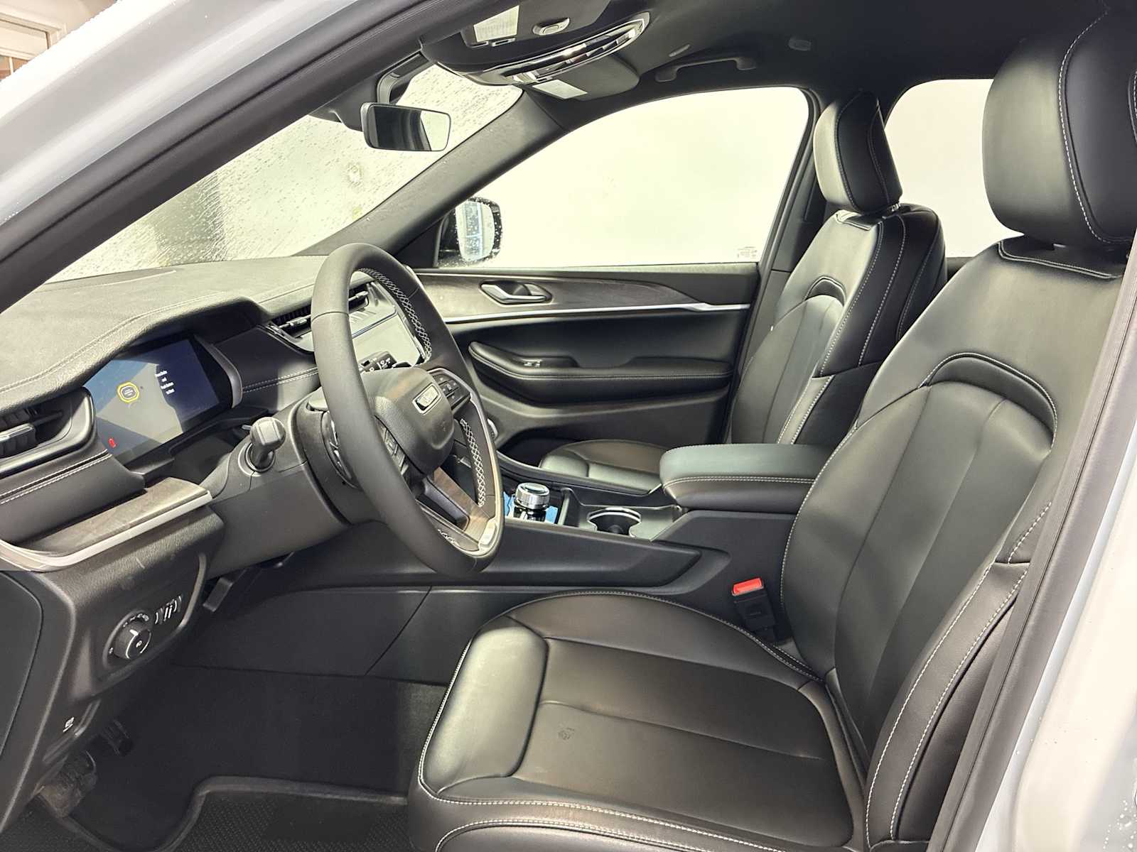 Thumbnail: 2026 Jeep Grand Cherokee - 13