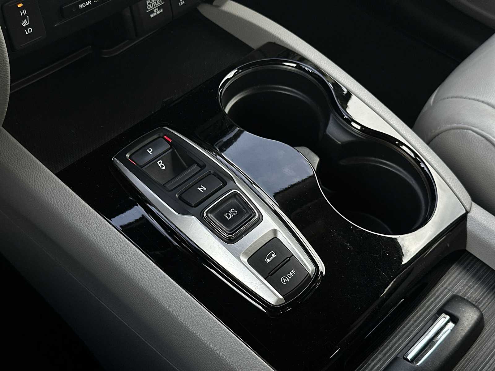 Thumbnail: 2017 Honda Pilot - 20