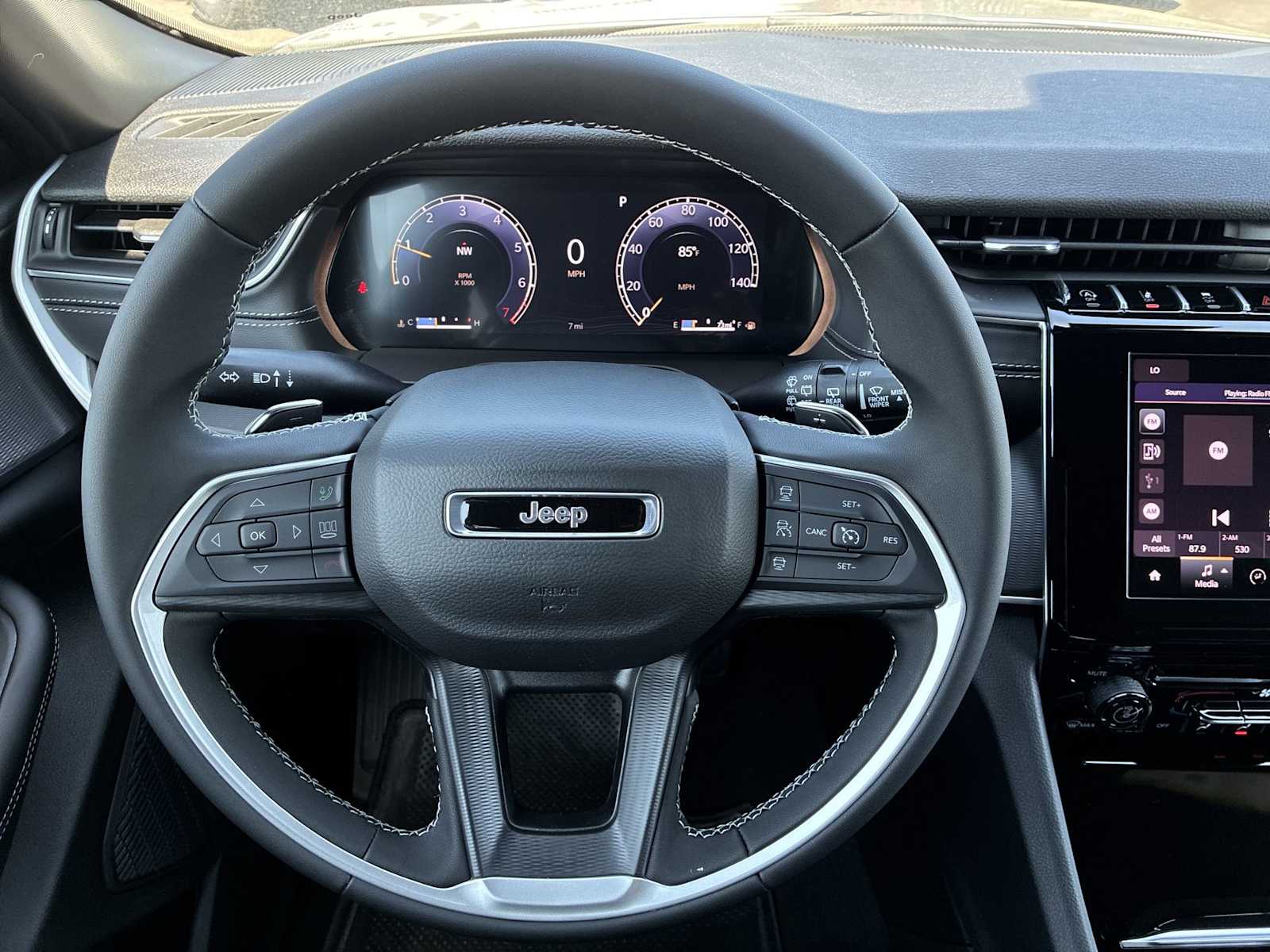 Thumbnail: 2026 Jeep Grand Cherokee - 11