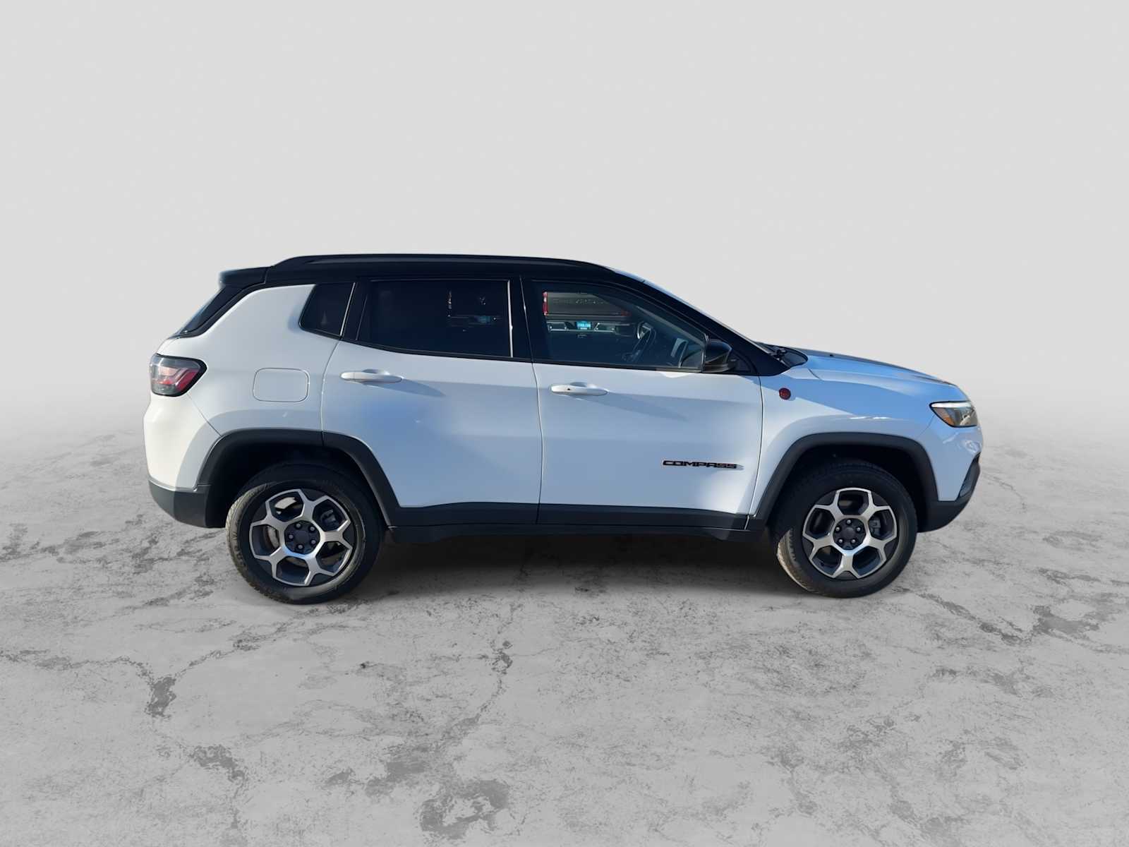 Thumbnail: 2022 Jeep Compass - 9