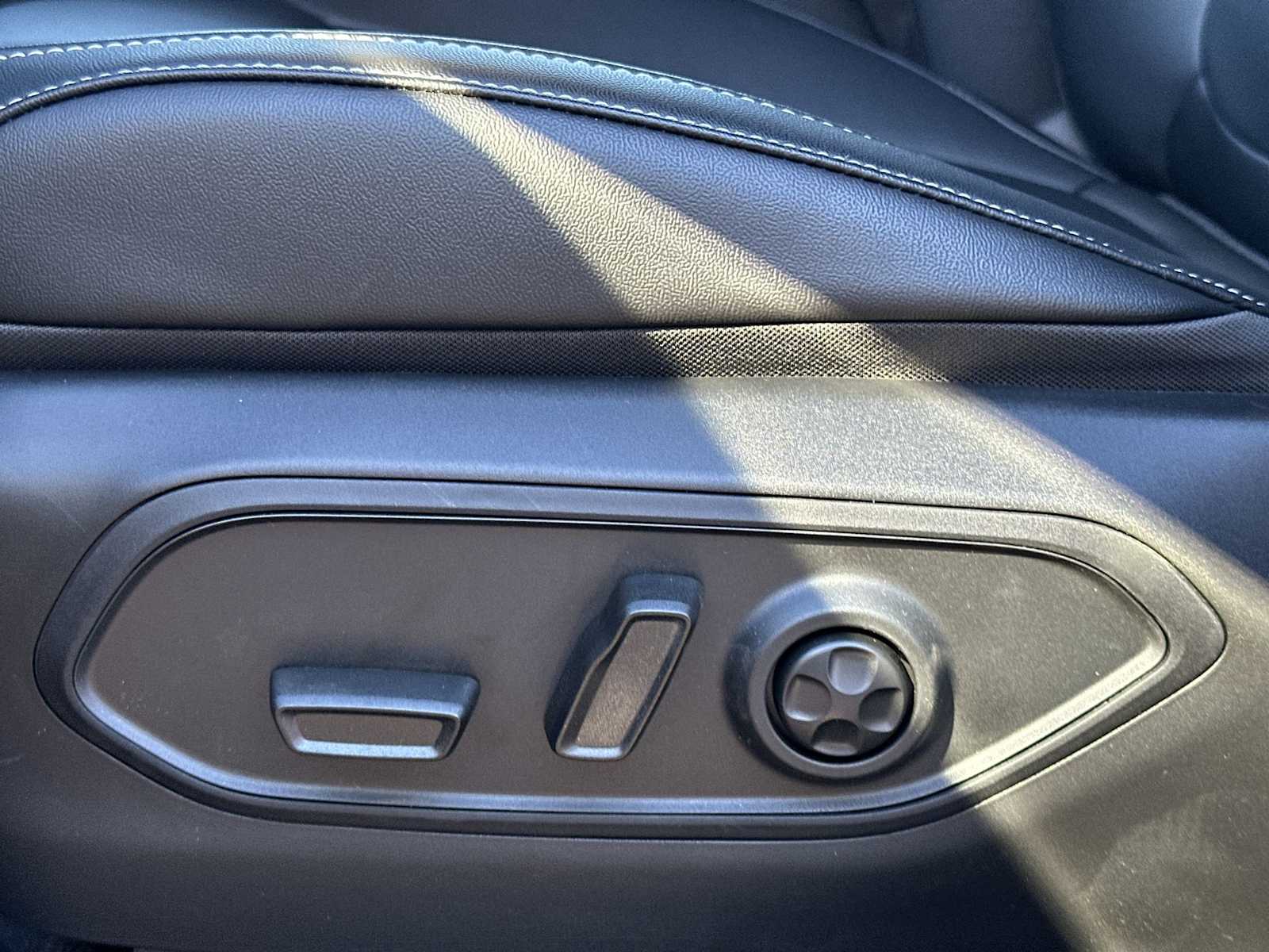 Thumbnail: 2025 Jeep Grand Cherokee - 14