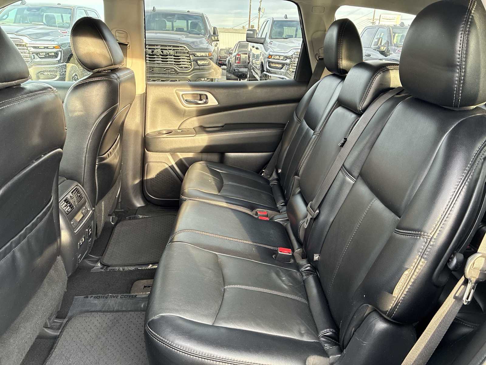 Thumbnail: 2020 Nissan Pathfinder - 24