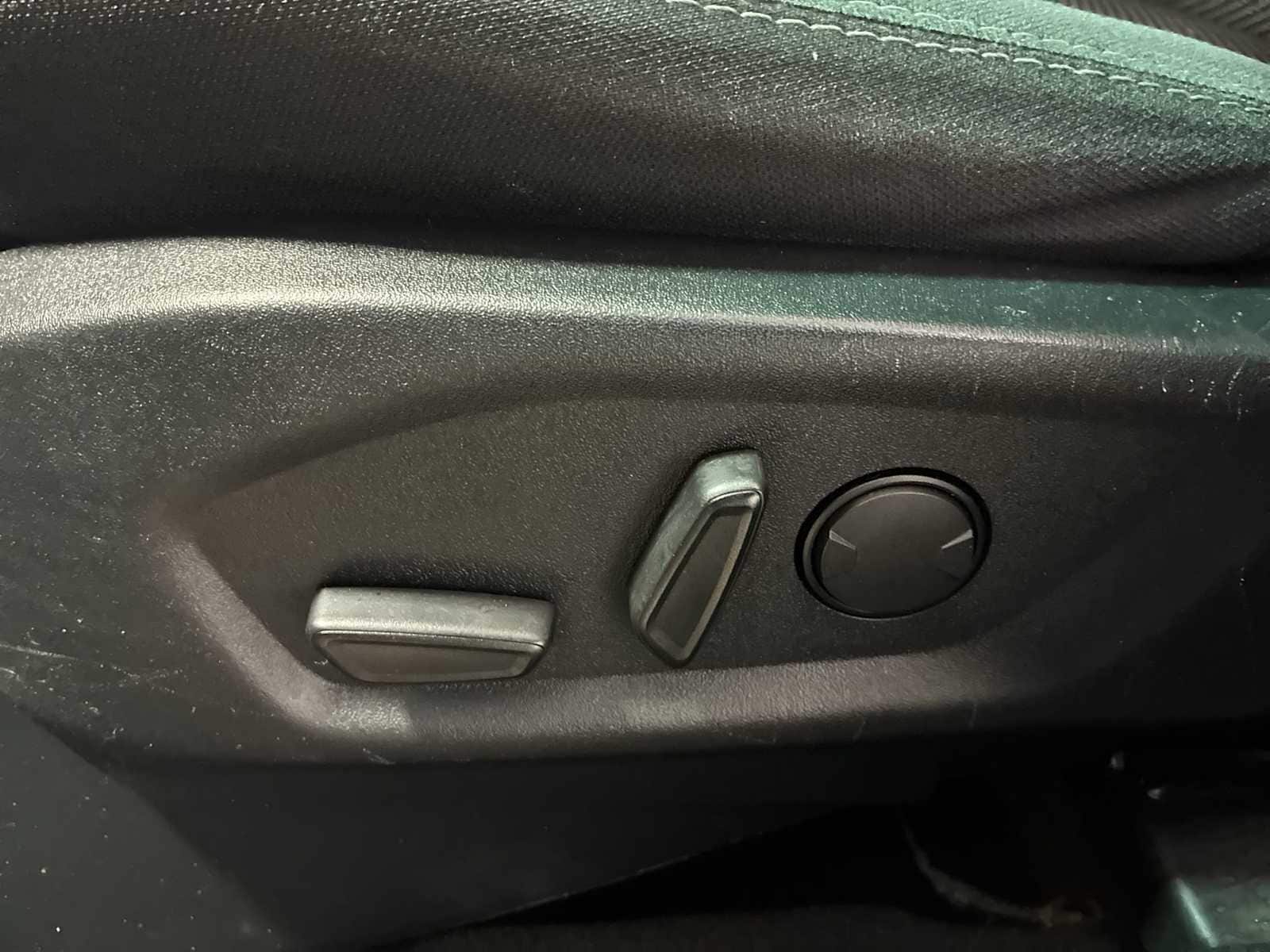 Thumbnail: 2019 Ford Explorer - 14