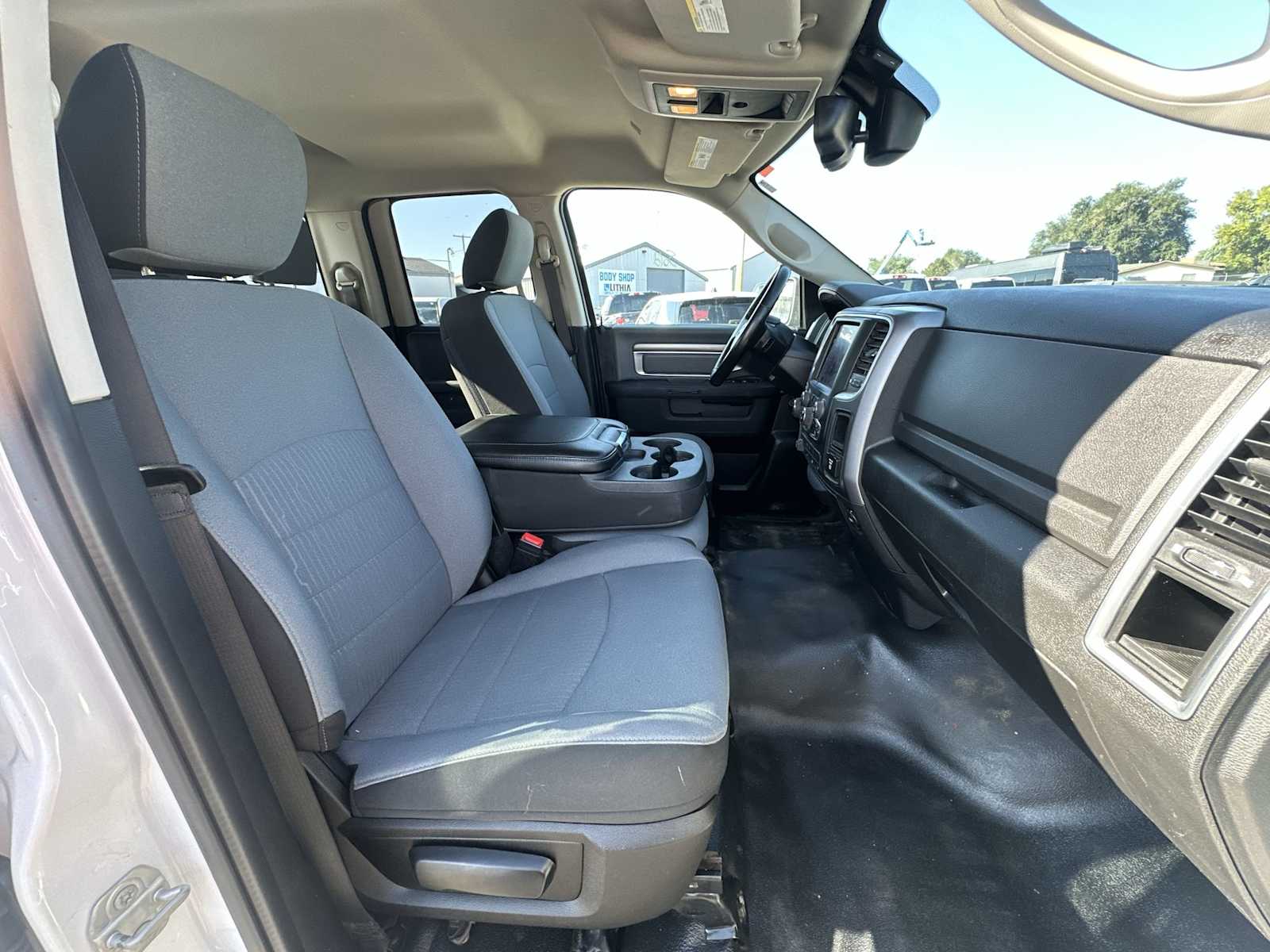 Thumbnail: 2022 RAM 1500 Classic - 23