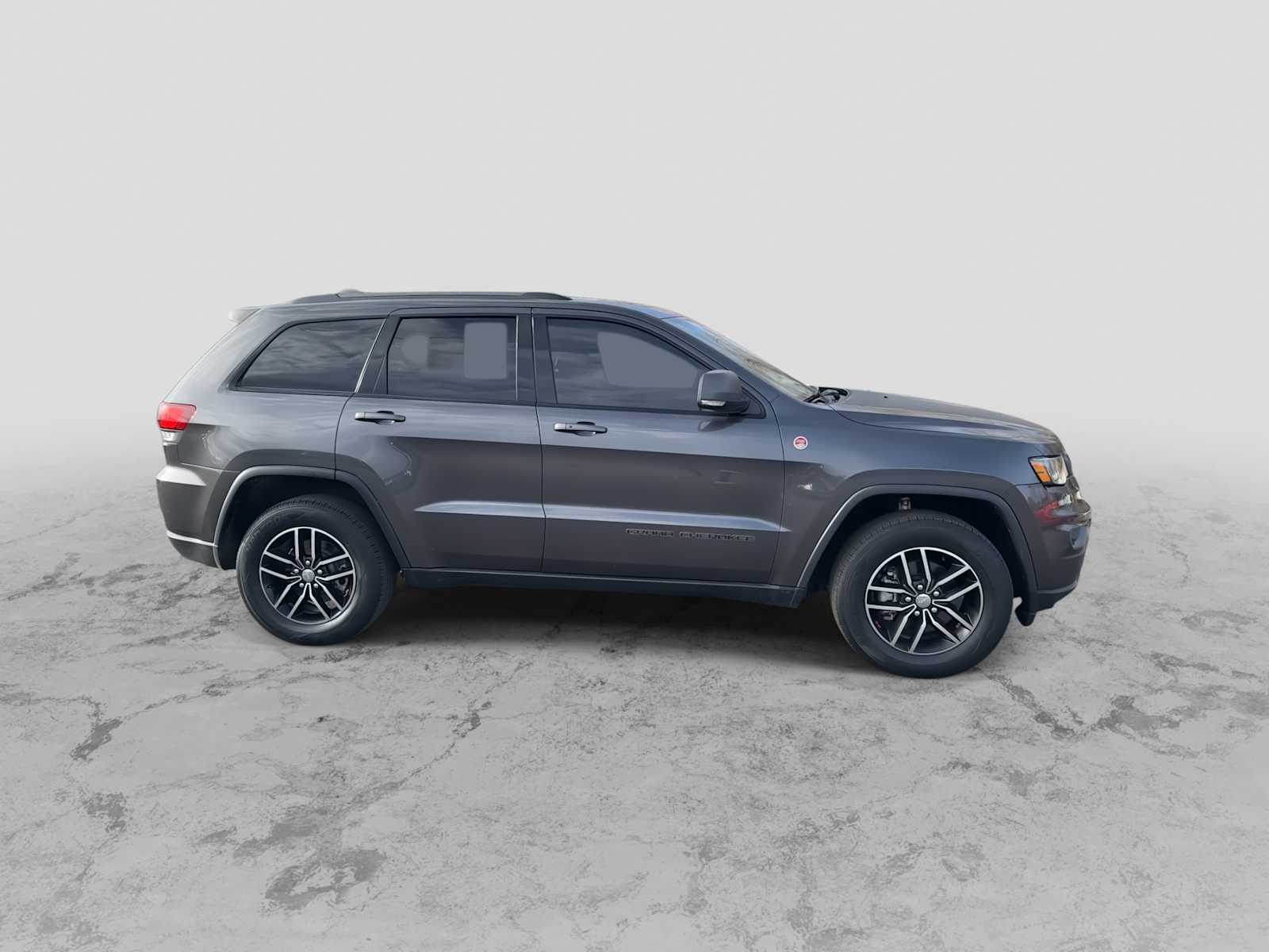 Thumbnail: 2017 Jeep Grand Cherokee - 9
