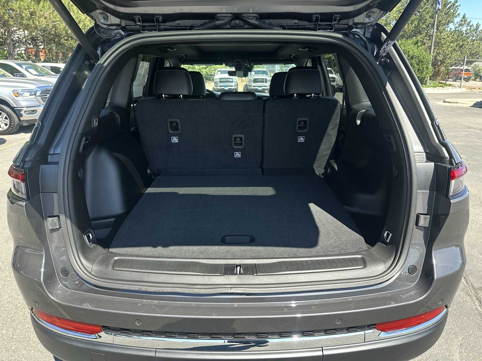 Thumbnail: 2025 Jeep Grand Cherokee - 20