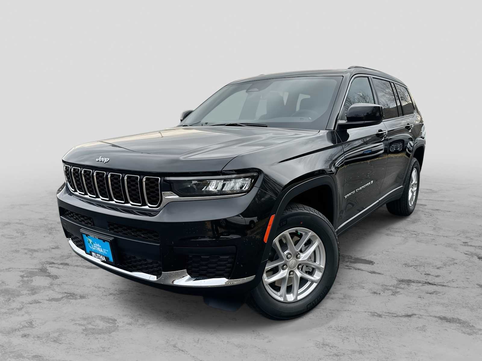 2025 Jeep Grand Cherokee L Laredo's photo