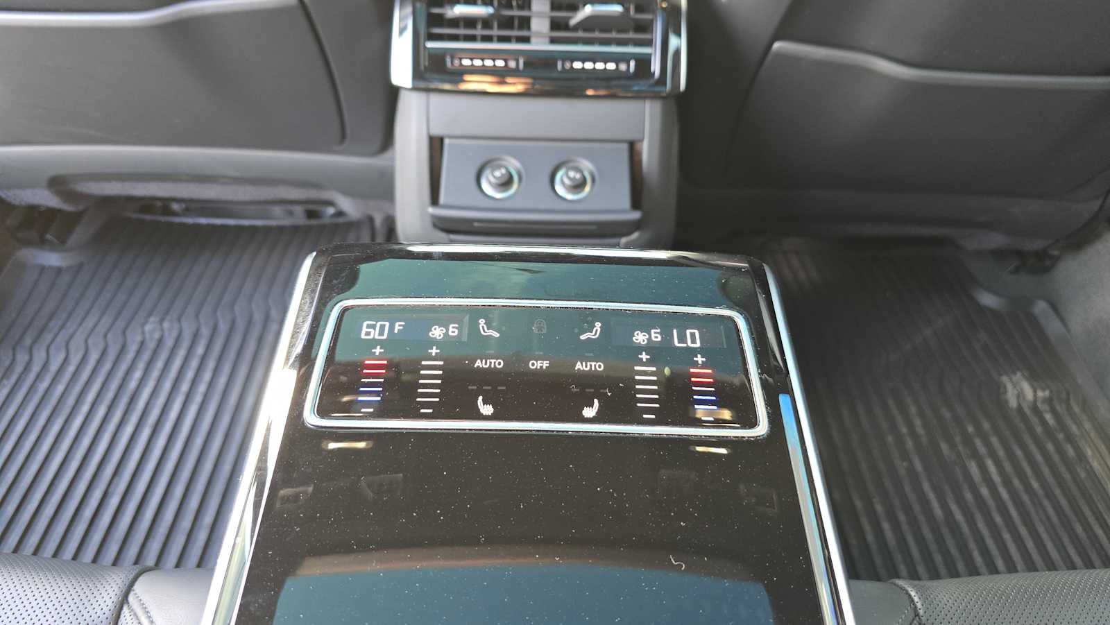 Thumbnail: 2020 Audi A8 - 15
