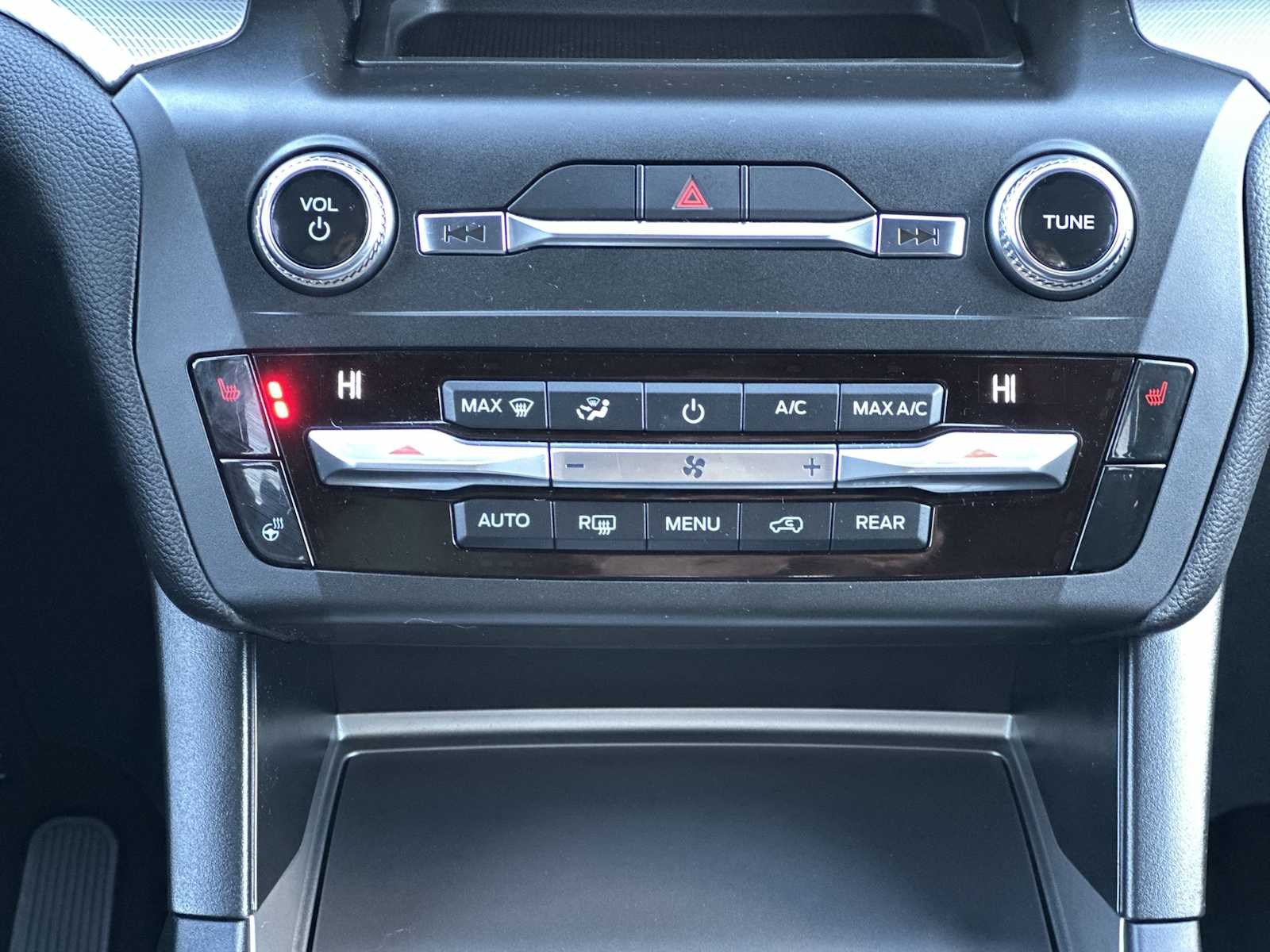 Thumbnail: 2020 Ford Explorer - 16