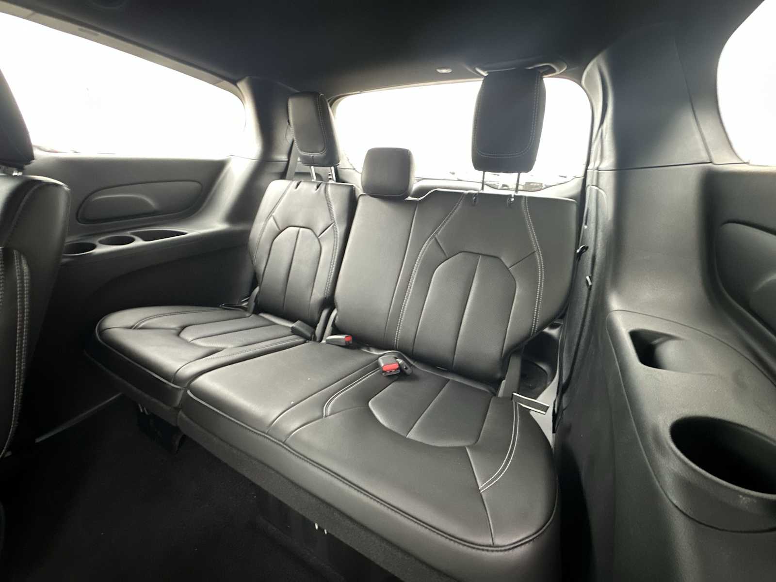 Thumbnail: 2026 Chrysler Pacifica - 23