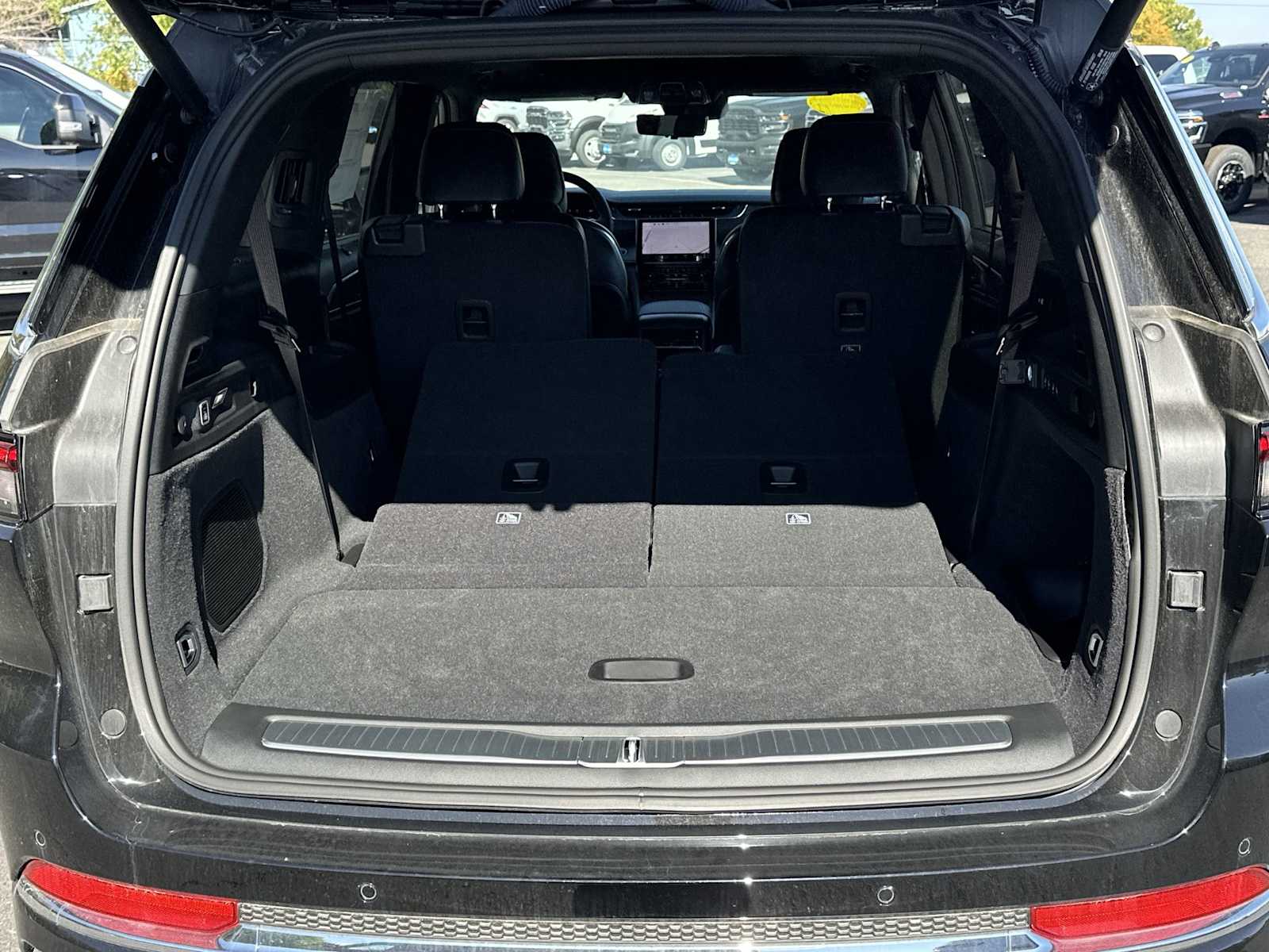 Thumbnail: 2025 Jeep Grand Cherokee - 20