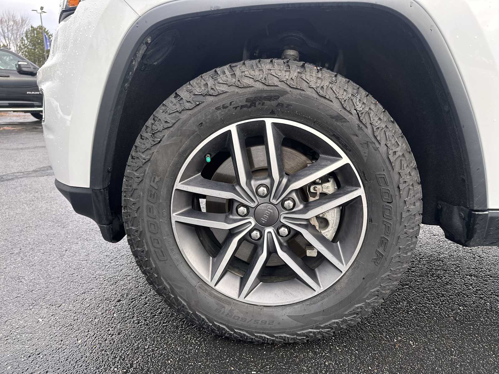 Thumbnail: 2022 Jeep Grand Cherokee - 18