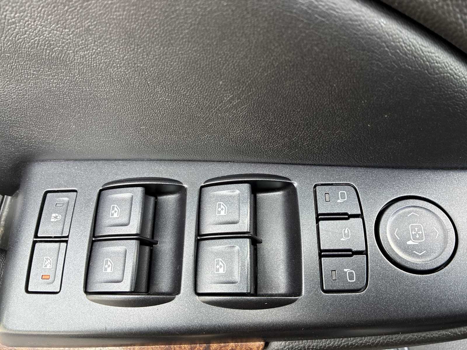 Thumbnail: 2015 Chevrolet Suburban - 15