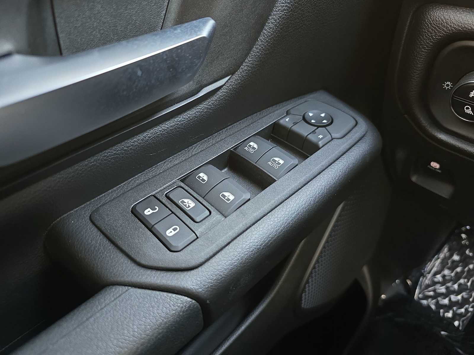 Thumbnail: 2025 RAM 1500 - 15