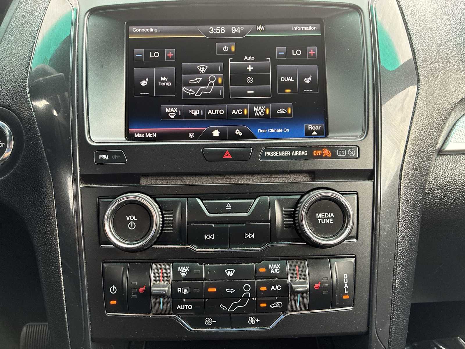 Thumbnail: 2016 Ford Explorer - 16