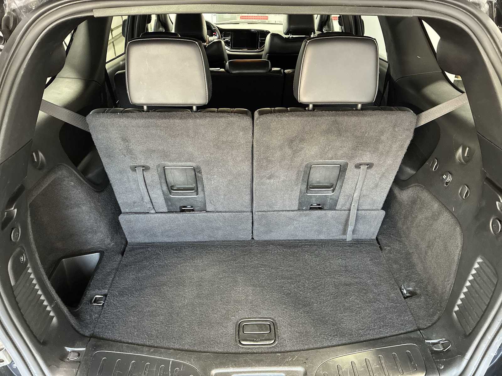 Thumbnail: 2022 Dodge Durango - 20