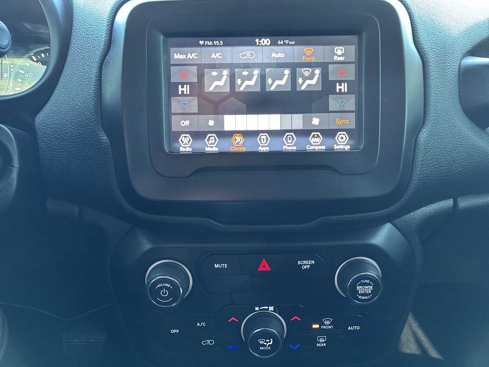 Thumbnail: 2020 Jeep Renegade - 16