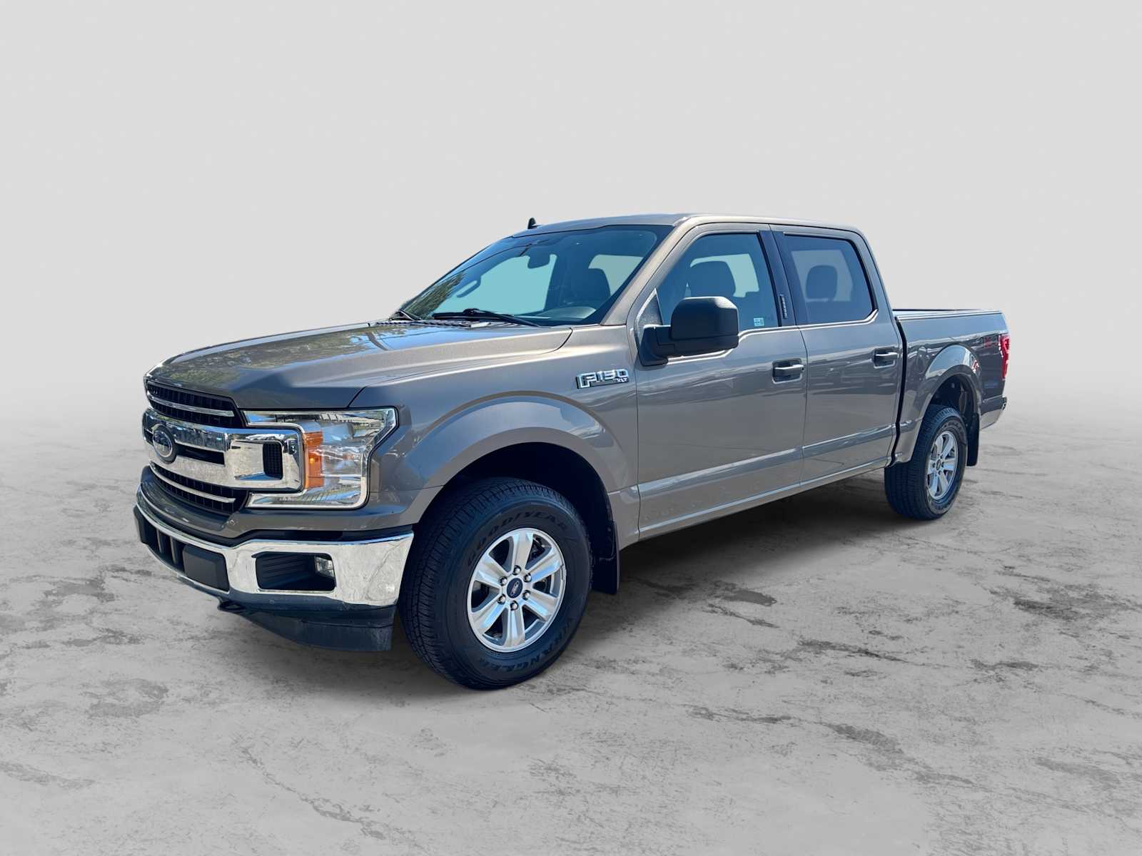 2020 Ford F-150 XLT 4x4 SuperCrew 145 in's photo