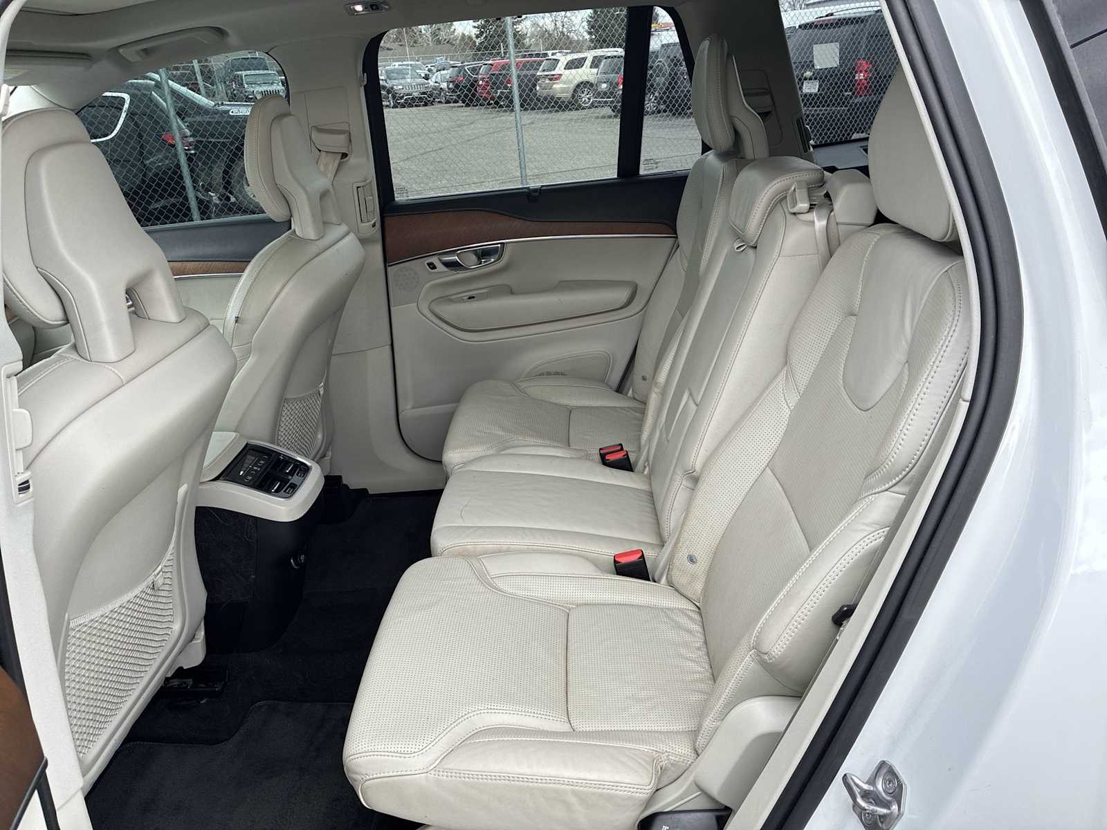 Thumbnail: 2017 Volvo XC90 - 28