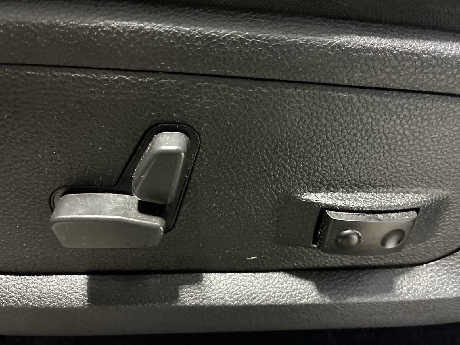 Thumbnail: 2021 RAM 1500 Classic - 14