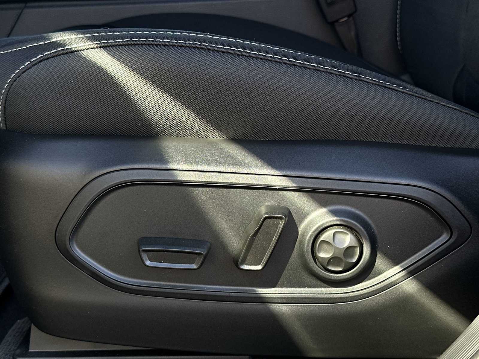 Thumbnail: 2025 Jeep Grand Cherokee - 14