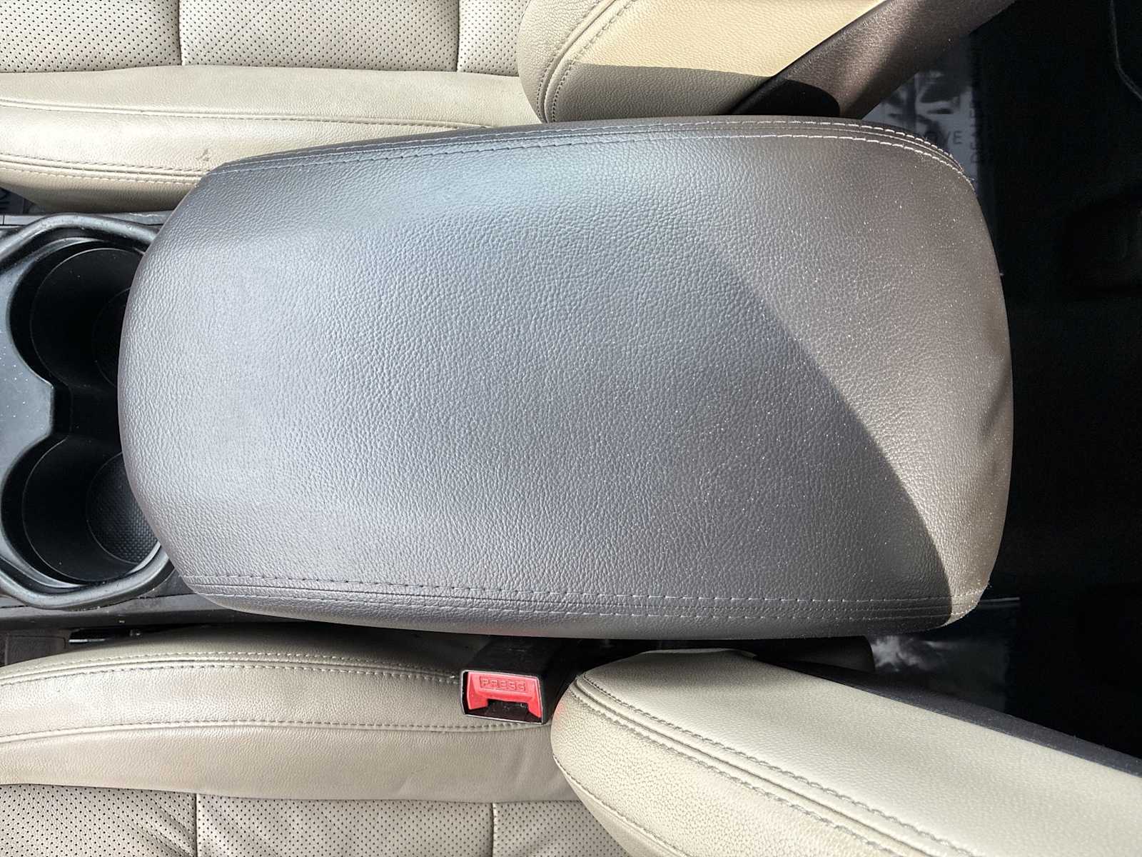 Thumbnail: 2016 Hyundai Santa Fe - 23