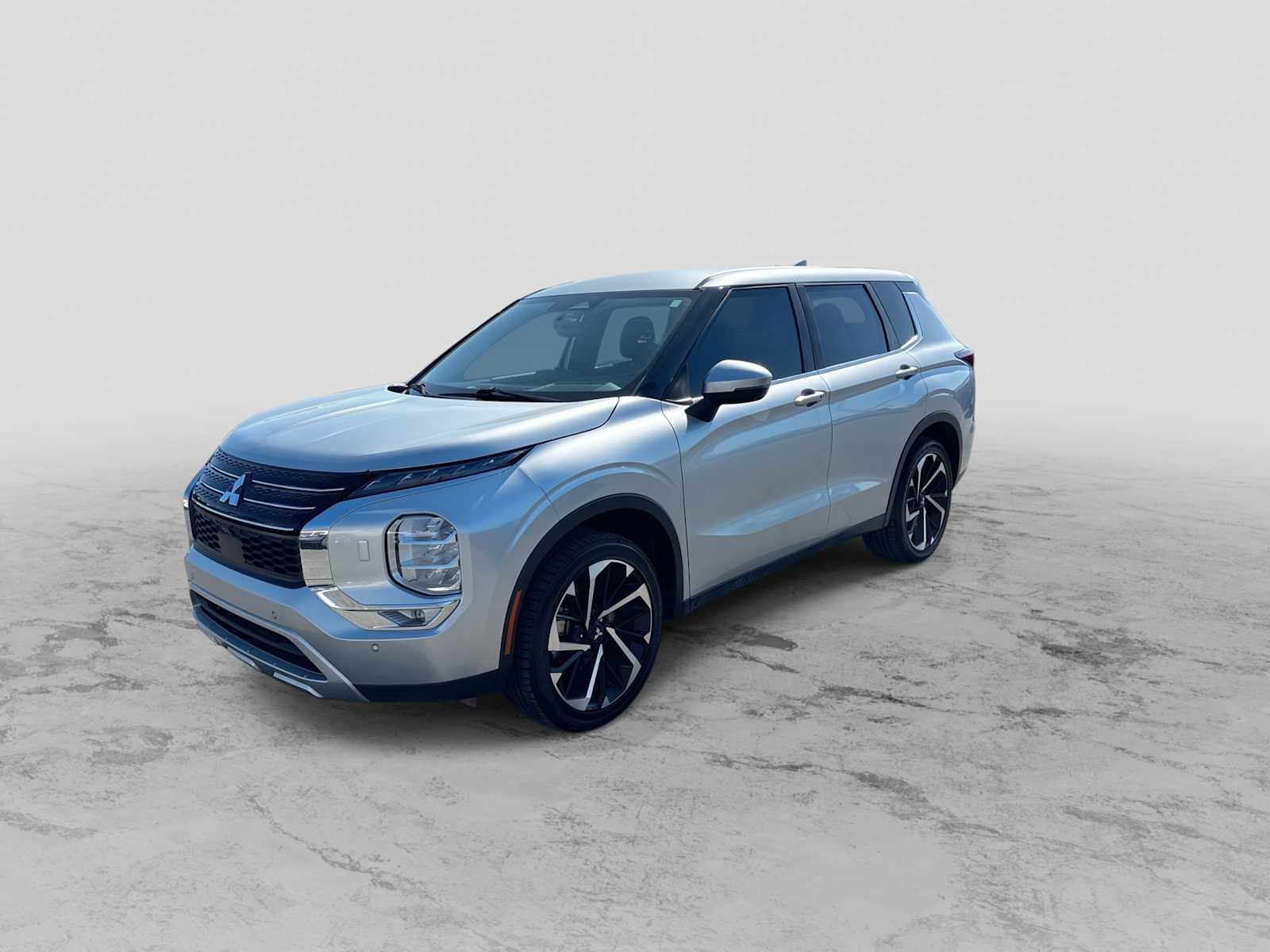 Thumbnail: 2022 Mitsubishi Outlander - 4